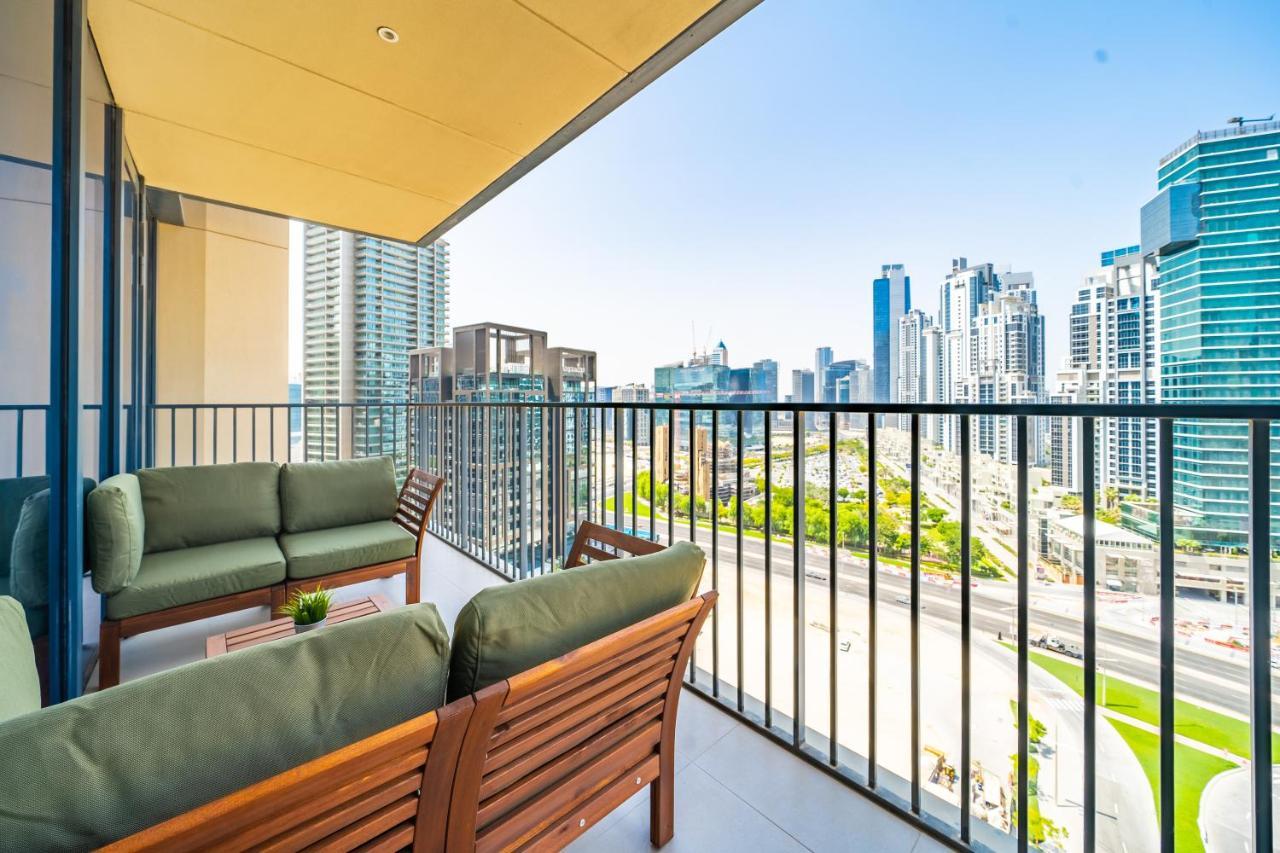 Incredible Views From This Classy Apt With Terrace Dubai Exterior photo